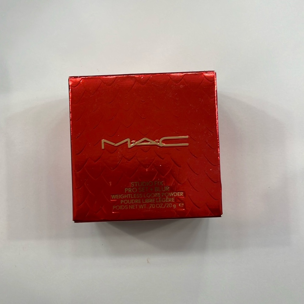 MAC Lovestruck Luck Studio Fix Pro Set + Blur Loose Powder - Translucent